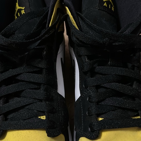 2019 Men’s Jordan’s 1 mid yellow toe size 11 - Picture 15 of 16